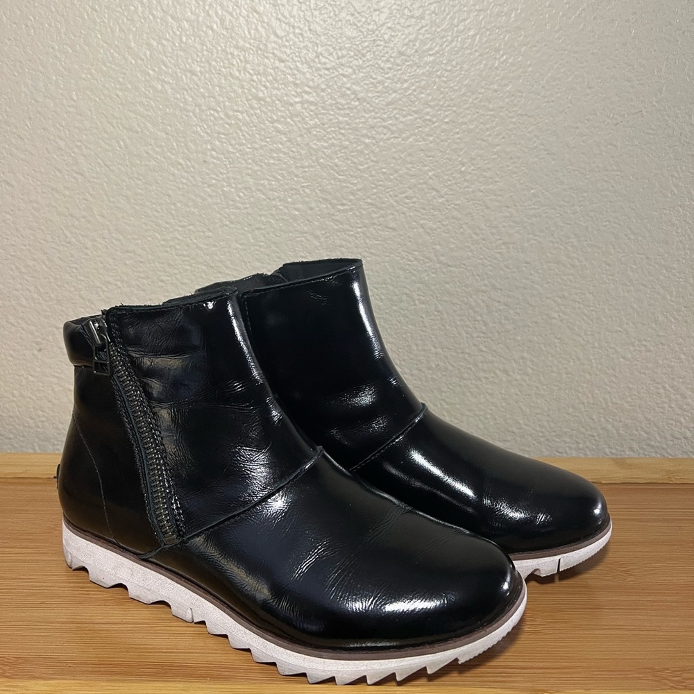 Sorel Harlow™ Zip boot